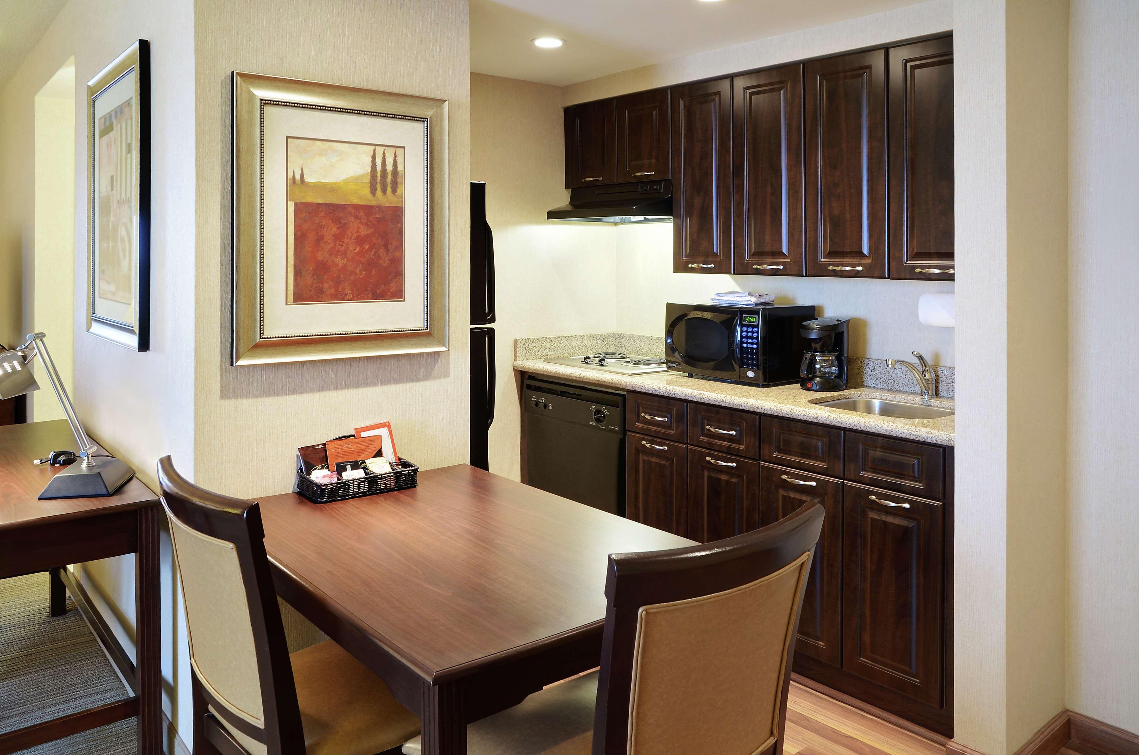 Homewood Suites By Hilton Берлингтон Экстерьер фото
